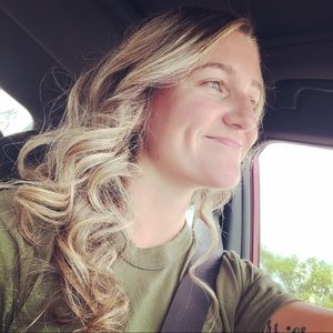 Meet your Posher, Alyson